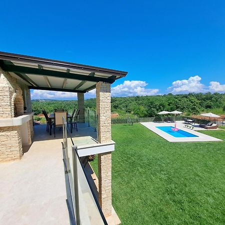 אומאג Apartments Villa Sotlar With Pool מראה חיצוני תמונה
