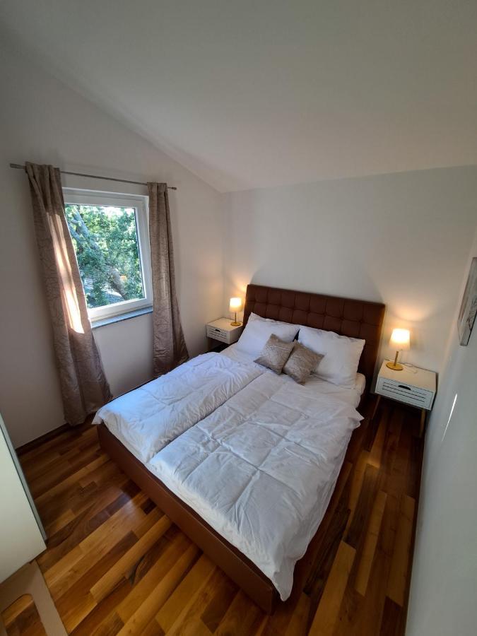 אומאג Apartments Villa Sotlar With Pool מראה חיצוני תמונה