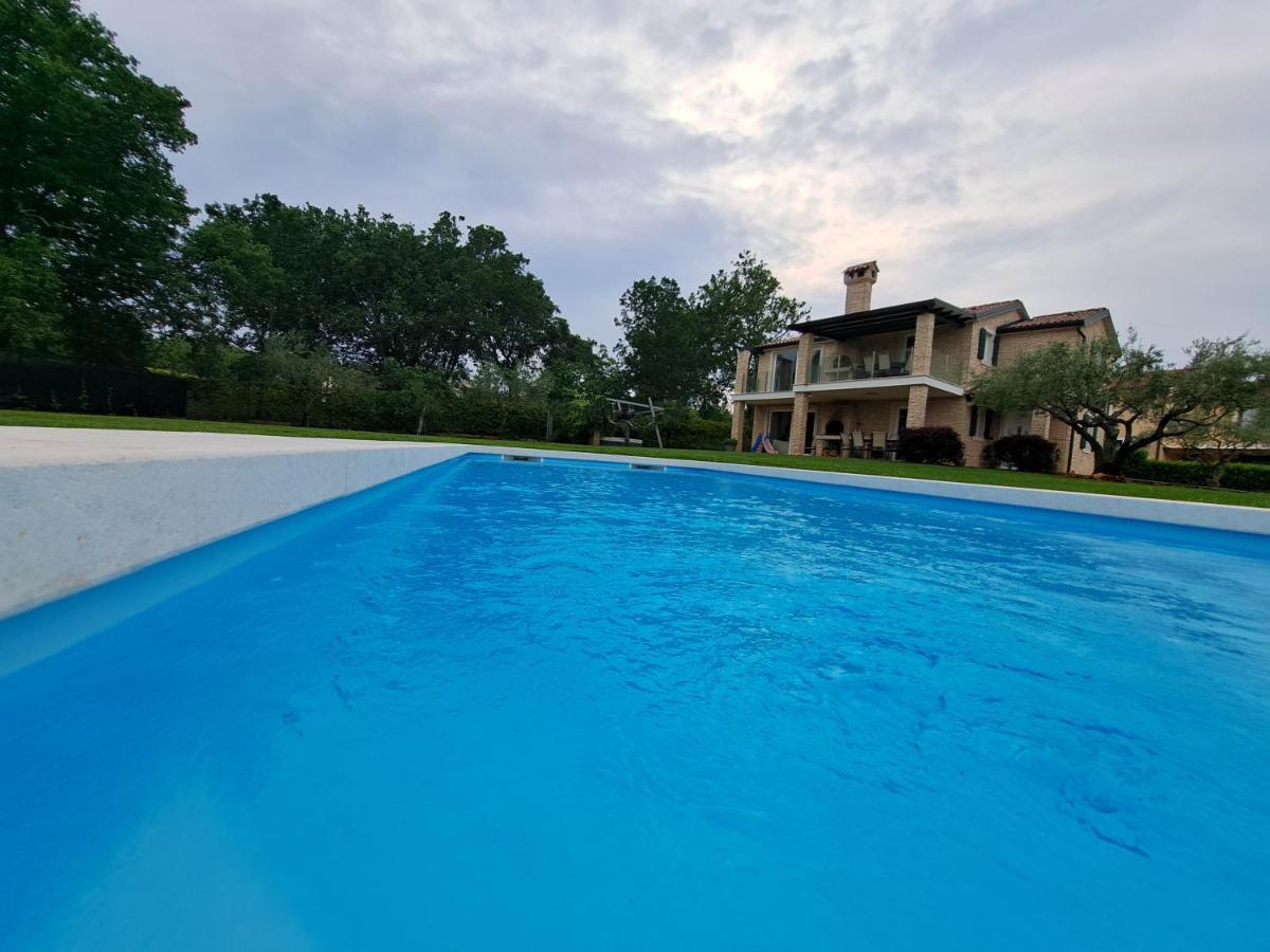 אומאג Apartments Villa Sotlar With Pool מראה חיצוני תמונה