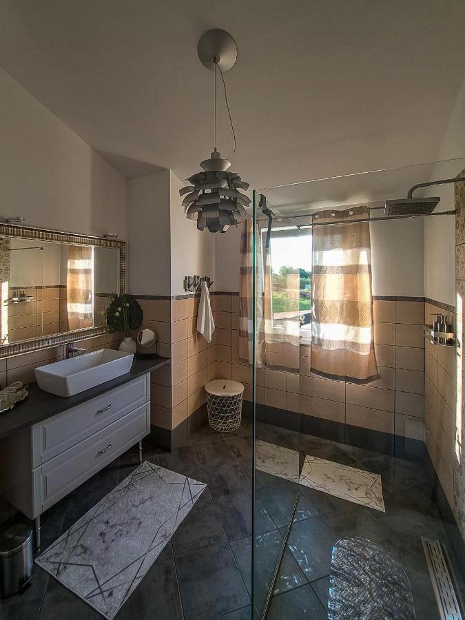 אומאג Apartments Villa Sotlar With Pool מראה חיצוני תמונה