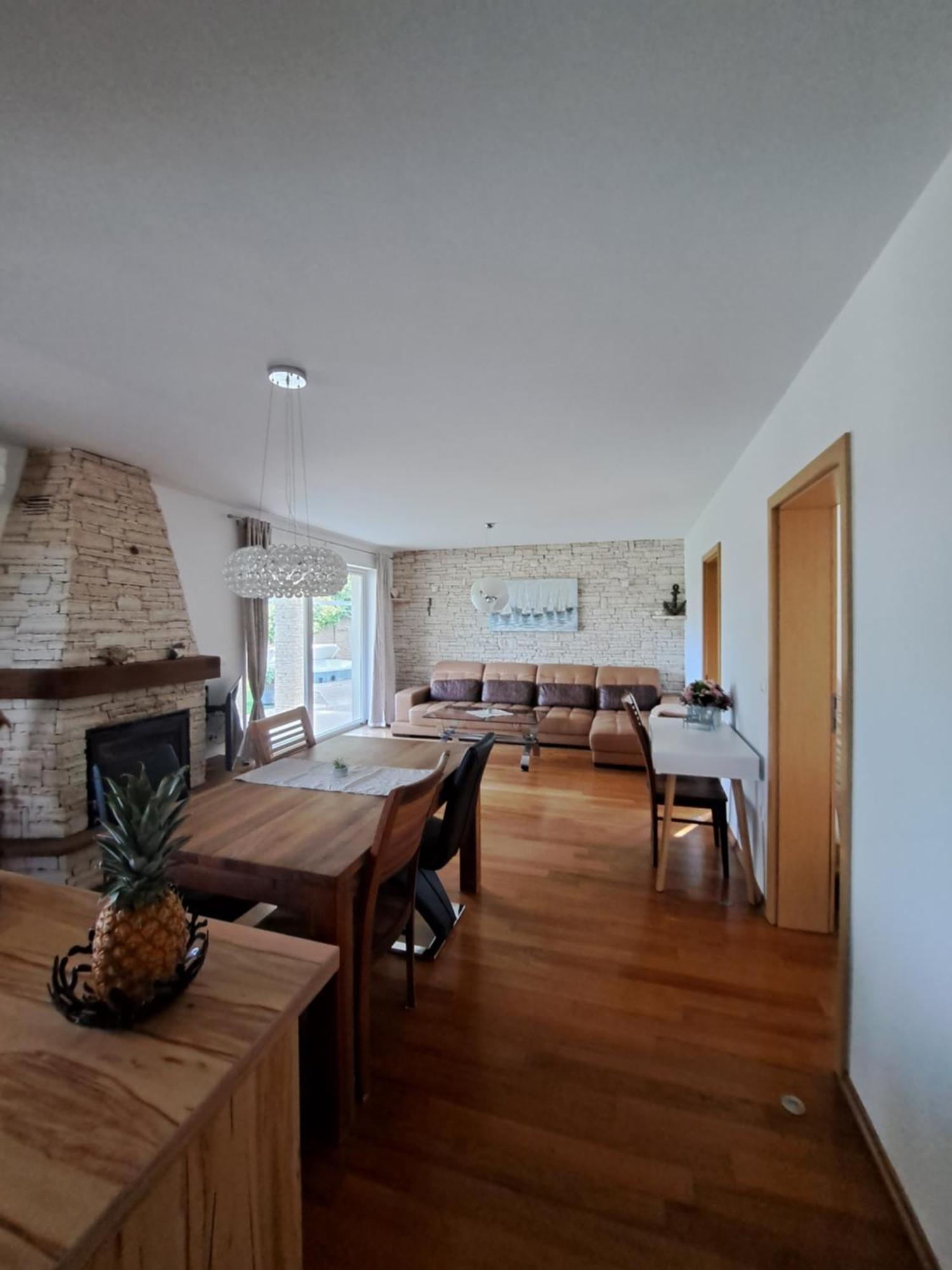 אומאג Apartments Villa Sotlar With Pool מראה חיצוני תמונה